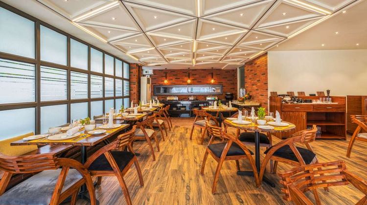 Comfort Inn Dhaliwals Gurgaon Restaurant