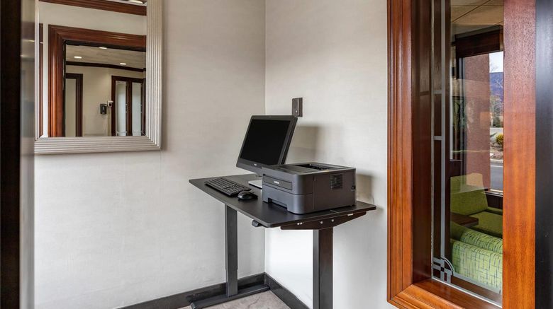 <b>Comfort Inn Other</b>. Images powered by <a href="https://iceportal.shijigroup.com/" title="IcePortal" target="_blank">IcePortal</a>.