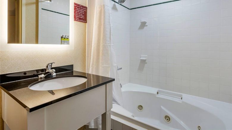 <b>Comfort Inn Suite</b>. Images powered by <a href="https://iceportal.shijigroup.com/" title="IcePortal" target="_blank">IcePortal</a>.