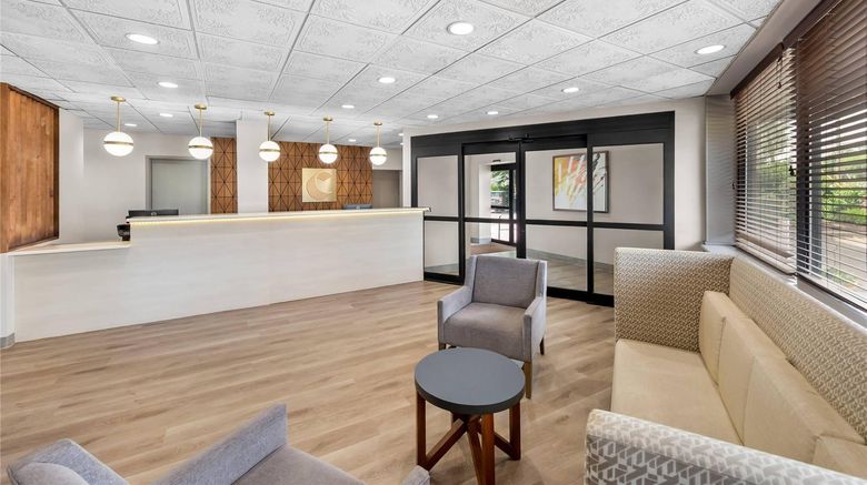<b>Comfort Inn Lobby</b>. Images powered by <a href="https://iceportal.shijigroup.com/" title="IcePortal" target="_blank">IcePortal</a>.