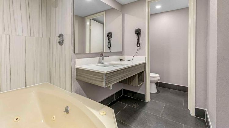 Quality Inn Suite
