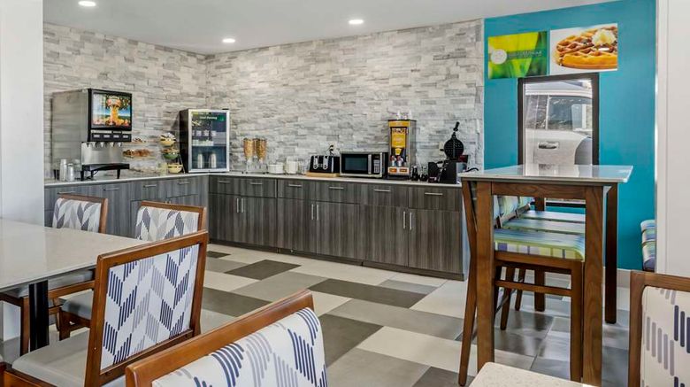 <b>Quality Inn Restaurant</b>. Images powered by <a href="https://iceportal.shijigroup.com/" title="IcePortal" target="_blank">IcePortal</a>.