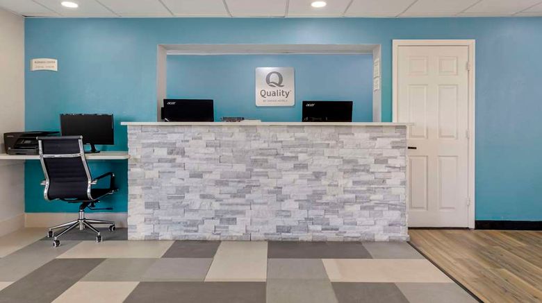 <b>Quality Inn Lobby</b>. Images powered by <a href="https://iceportal.shijigroup.com/" title="IcePortal" target="_blank">IcePortal</a>.