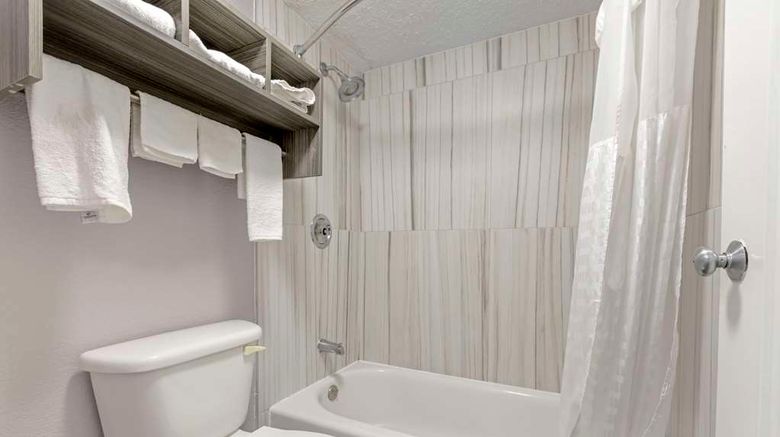 <b>Quality Inn Room</b>. Images powered by <a href="https://iceportal.shijigroup.com/" title="IcePortal" target="_blank">IcePortal</a>.