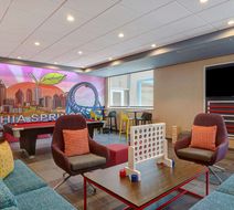 Tru by Hilton Lithia Springs Lobby