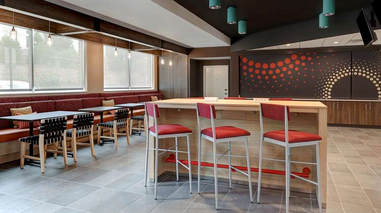 Tru by Hilton Lithia Springs Restaurant