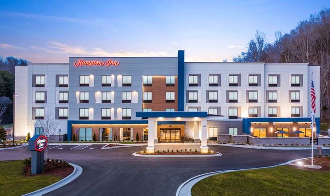 Hampton Inn Ashland City Exterior