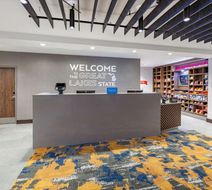 Hampton Inn & Suites Bloomfield Hills Lobby