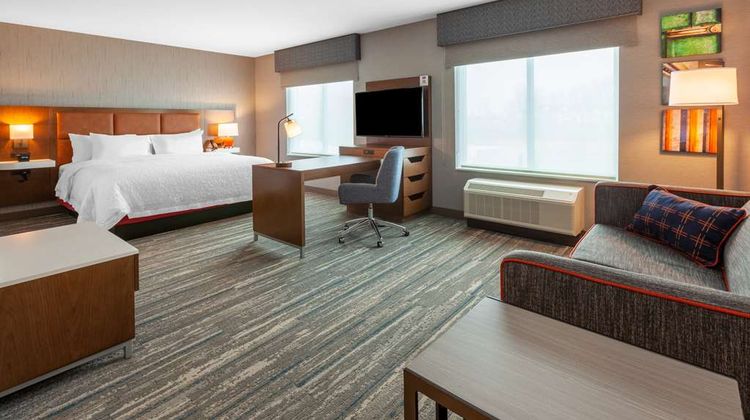Hampton Inn & Suites Bloomfield Hills Room
