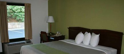 Travelodge by Wyndham Roanoke Room