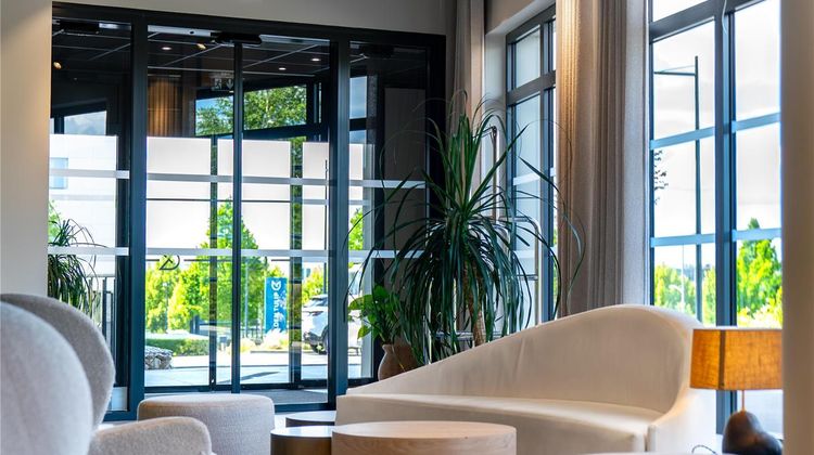 Golden Tulip Reims Lobby