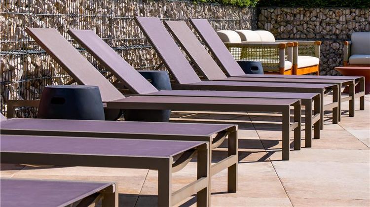 Golden Tulip Reims Exterior