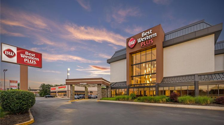 Best Western Plus North at Pyramids Exterior