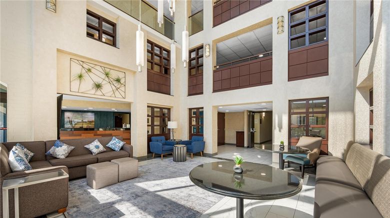<b>Best Western Plus North at Pyramids Lobby</b>. Images powered by <a href="https://iceportal.shijigroup.com/" title="IcePortal" target="_blank">IcePortal</a>.