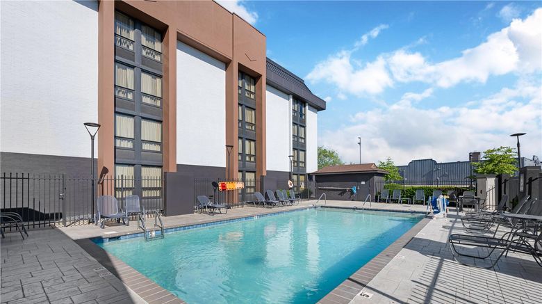 <b>Best Western Plus North at Pyramids Pool</b>. Images powered by <a href="https://iceportal.shijigroup.com/" title="IcePortal" target="_blank">IcePortal</a>.
