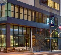 Hilton Garden Inn Univ Capitol District Exterior