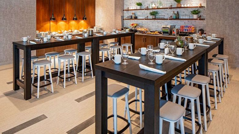 <b>Hilton Garden Inn Univ Capitol District Restaurant</b>. Images powered by <a href="https://iceportal.shijigroup.com/" title="IcePortal" target="_blank">IcePortal</a>.