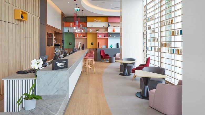 <b>Hampton Barcelona Fira Gran Via Lobby</b>. Images powered by <a href="https://iceportal.shijigroup.com/" title="IcePortal" target="_blank">IcePortal</a>.
