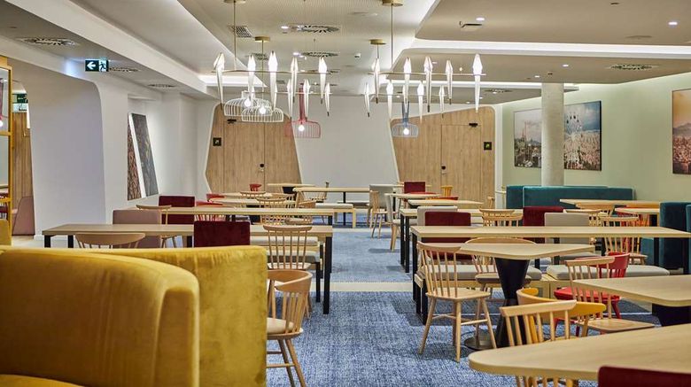 <b>Hampton Barcelona Fira Gran Via Restaurant</b>. Images powered by <a href="https://iceportal.shijigroup.com/" title="IcePortal" target="_blank">IcePortal</a>.