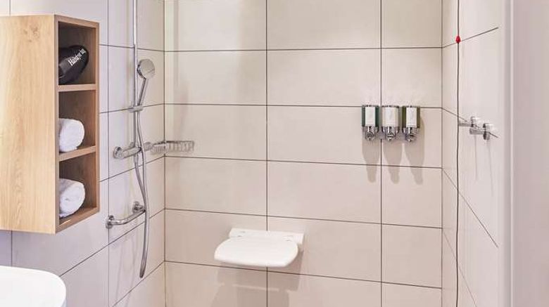 <b>Hampton Barcelona Fira Gran Via Room</b>. Images powered by <a href="https://iceportal.shijigroup.com/" title="IcePortal" target="_blank">IcePortal</a>.