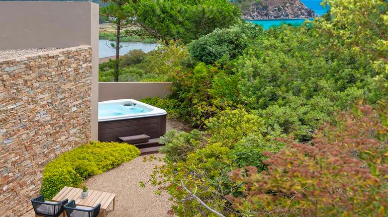<b>Baia di Chia Resort Sardinia, Curio Coll Room</b>. Images powered by <a href="https://iceportal.shijigroup.com/" title="IcePortal" target="_blank">IcePortal</a>.