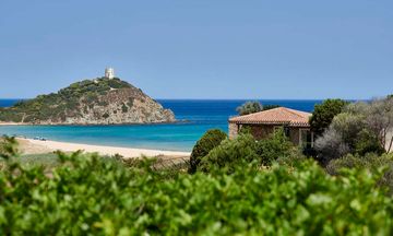 Baia di Chia Resort Sardinia, Curio Coll