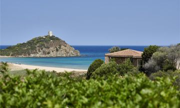 Baia di Chia Resort Sardinia, Curio Coll