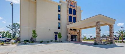 Comfort Suites Exterior