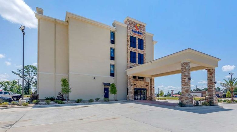 <b>Comfort Suites Exterior</b>. Images powered by <a href="https://iceportal.shijigroup.com/" title="IcePortal" target="_blank">IcePortal</a>.