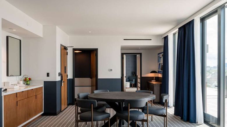 <b>Cambria Hotel Boston Somerville Suite</b>. Images powered by <a href="https://iceportal.shijigroup.com/" title="IcePortal" target="_blank">IcePortal</a>.