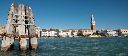 Hotel Monaco & Grand Canal Exterior