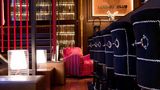 <b>Hotel Drake Longchamp Restaurant</b>. Images powered by <a href="https://iceportal.shijigroup.com/" title="IcePortal" target="_blank">IcePortal</a>.
