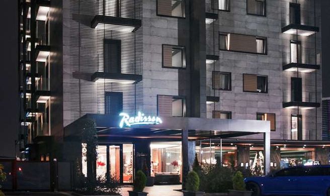 Radisson Hotel Naples Nola Exterior