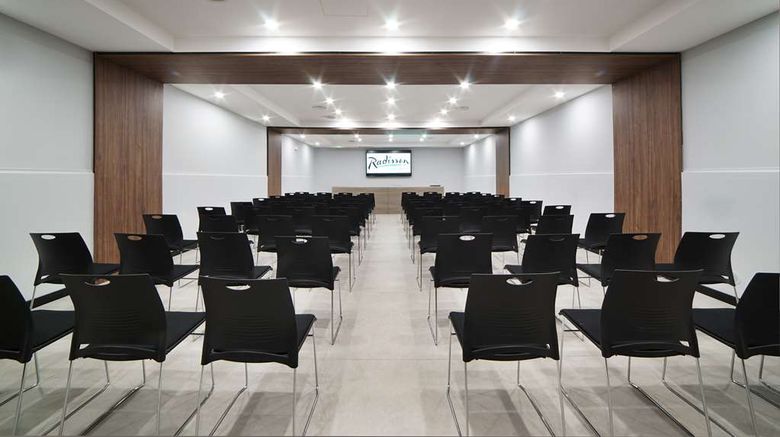 <b>Radisson Hotel Naples Nola Meeting</b>. Images powered by <a href="https://iceportal.shijigroup.com/" title="IcePortal" target="_blank">IcePortal</a>.