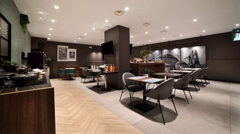 <b>Radisson Hotel Naples Nola Restaurant</b>. Images powered by <a href="https://iceportal.shijigroup.com/" title="IcePortal" target="_blank">IcePortal</a>.