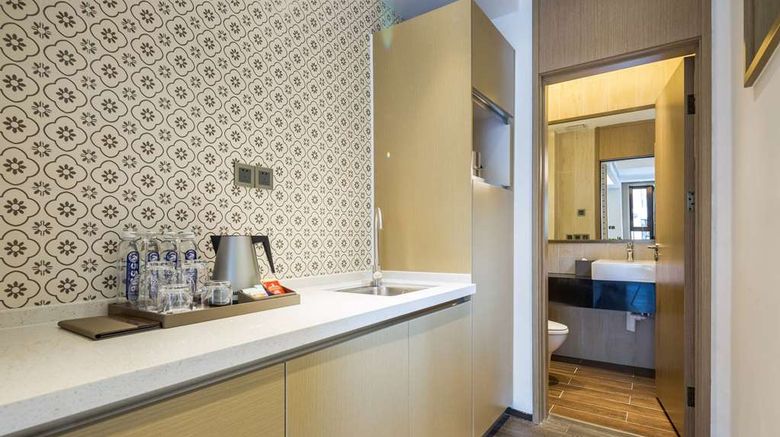<b>Wyndham Grand Royal Hotel Jinlin Lijiang Room</b>. Images powered by <a href="https://iceportal.shijigroup.com/" title="IcePortal" target="_blank">IcePortal</a>.