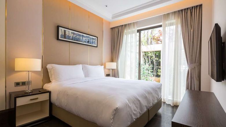 <b>Wyndham Grand Royal Hotel Jinlin Lijiang Suite</b>. Images powered by <a href="https://iceportal.shijigroup.com/" title="IcePortal" target="_blank">IcePortal</a>.