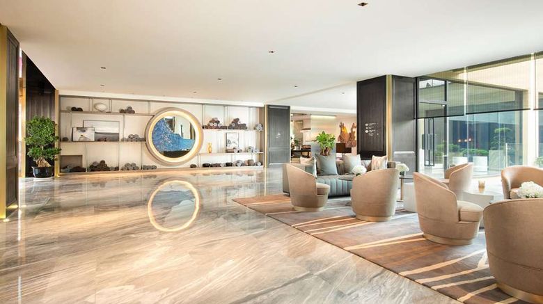 Wyndham Grand Royal Hotel Jinlin Lijiang Lobby. Images powered by <a href="https://iceportal.shijigroup.com" target="_blank" rel="noopener">Ice Portal</a>.