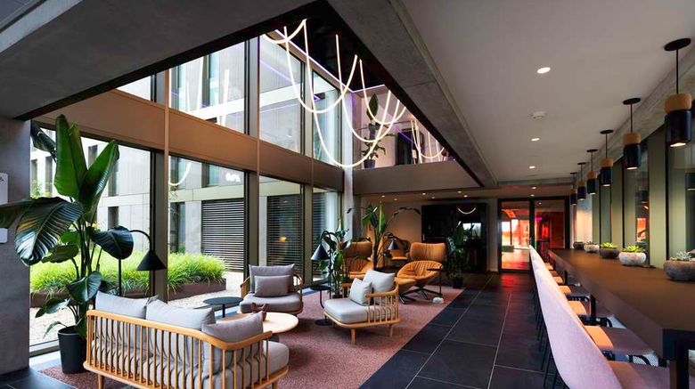 <b>YOTEL Geneva Lake Lobby</b>. Images powered by <a href="https://iceportal.shijigroup.com/" title="IcePortal" target="_blank">IcePortal</a>.
