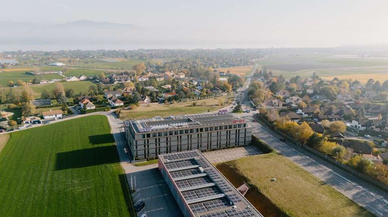 <b>YOTEL Geneva Lake Exterior</b>. Images powered by <a href="https://iceportal.shijigroup.com/" title="IcePortal" target="_blank">IcePortal</a>.