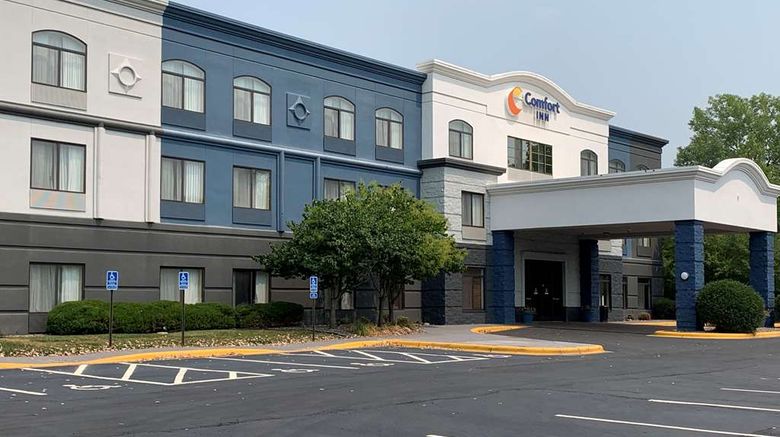 <b>Comfort Inn St Paul East Exterior</b>. Images powered by <a href="https://iceportal.shijigroup.com/" title="IcePortal" target="_blank">IcePortal</a>.