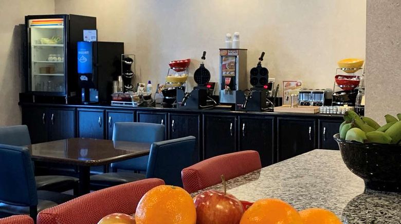 <b>Comfort Inn St Paul East Restaurant</b>. Images powered by <a href="https://iceportal.shijigroup.com/" title="IcePortal" target="_blank">IcePortal</a>.