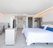Apartments Halley Affiliated by Melia Room