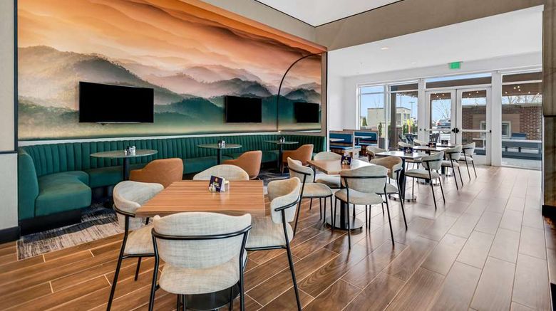 <b>DoubleTree by Hilton Asheville Downtown Restaurant</b>. Images powered by <a href="https://iceportal.shijigroup.com/" title="IcePortal" target="_blank">IcePortal</a>.