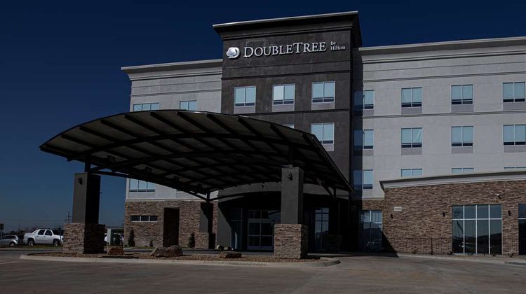DoubleTree by Hilton Lake Charles W Exterior
