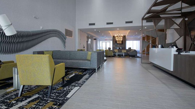 <b>DoubleTree by Hilton Lake Charles W Lobby</b>. Images powered by <a href="https://iceportal.shijigroup.com/" title="IcePortal" target="_blank">IcePortal</a>.