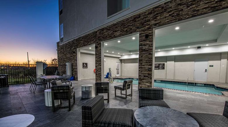 <b>DoubleTree by Hilton Lake Charles W Pool</b>. Images powered by <a href="https://iceportal.shijigroup.com/" title="IcePortal" target="_blank">IcePortal</a>.