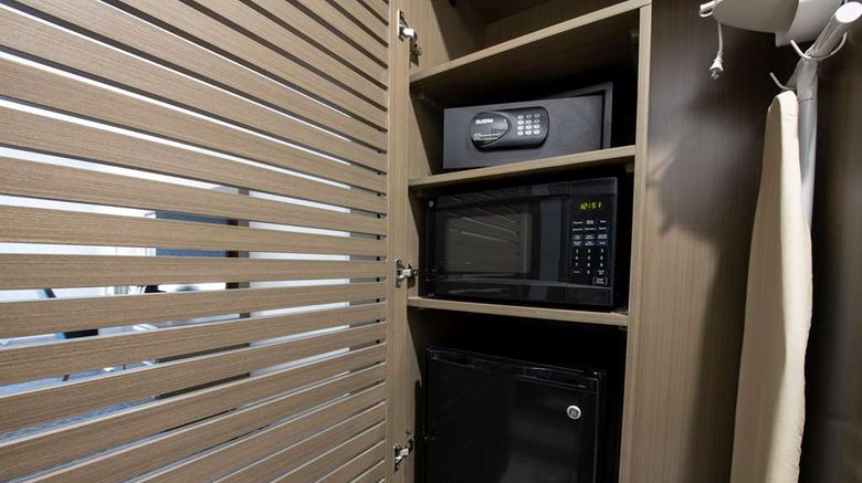 <b>DoubleTree by Hilton Lake Charles W Room</b>. Images powered by <a href="https://iceportal.shijigroup.com/" title="IcePortal" target="_blank">IcePortal</a>.