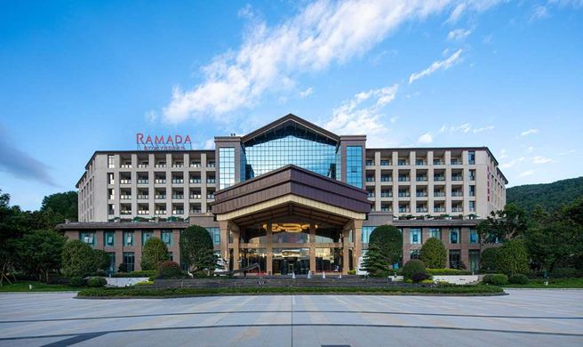 Ramada by Wyndham Zengjiashan Resort Exterior