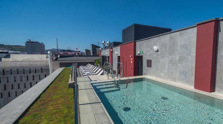 <b>Catalonia Gran Via Bilbao Pool</b>. Images powered by <a href="https://iceportal.shijigroup.com/" title="IcePortal" target="_blank">IcePortal</a>.